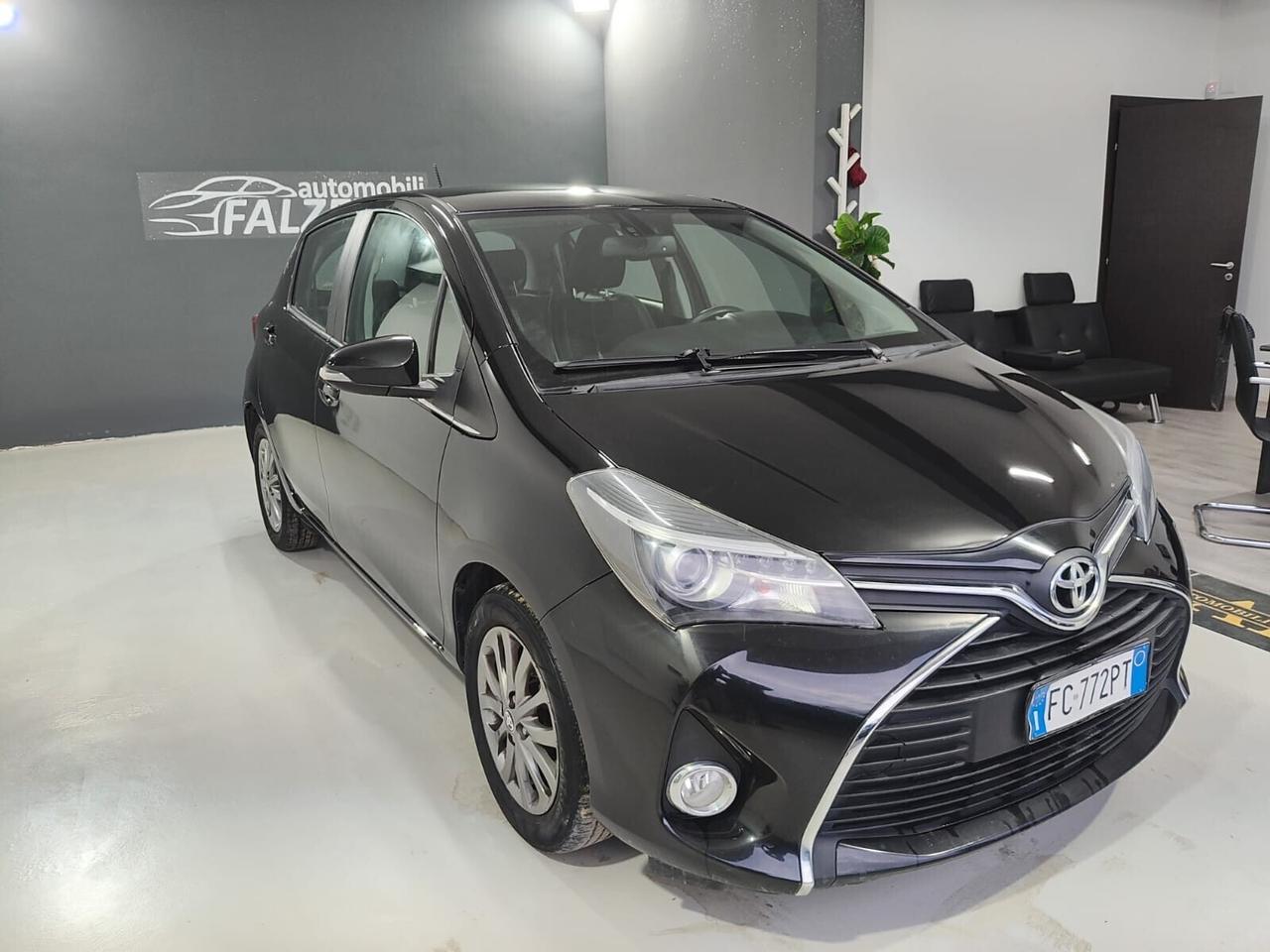 Toyota Yaris 1.0 5 porte Lounge full