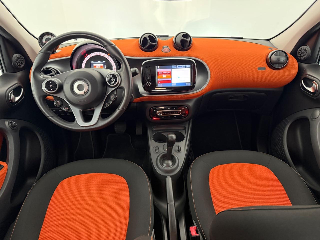 SMART FORFOUR PASSION 90 CV AUTOMATICA/LED/NAVIGATORE