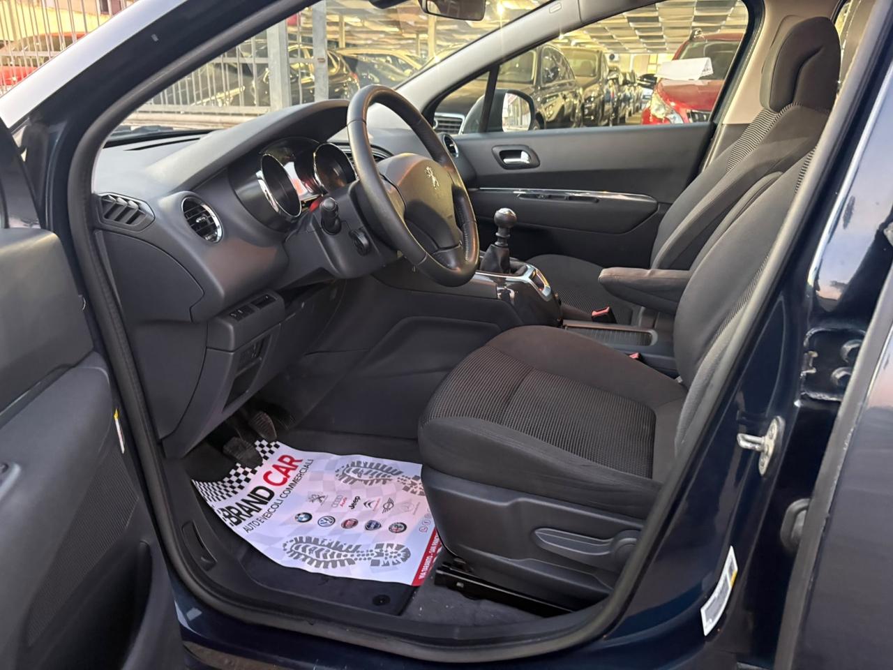 Peugeot 5008 1.6 HDi 7 posti Unipro 2014