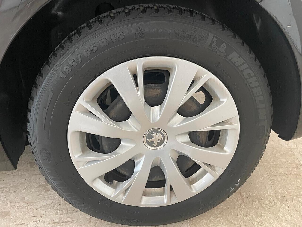 PEUGEOT 208 BlueHDI 75 CV 5 PORTE ALLURE