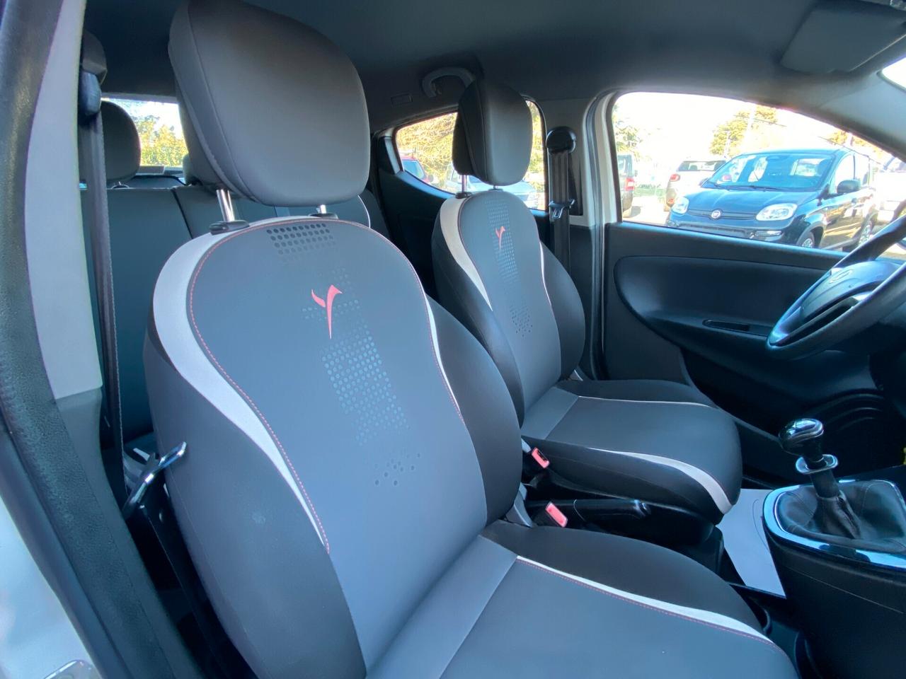 Lancia Ypsilon 1.2 69 CV 5 porte Elefantino