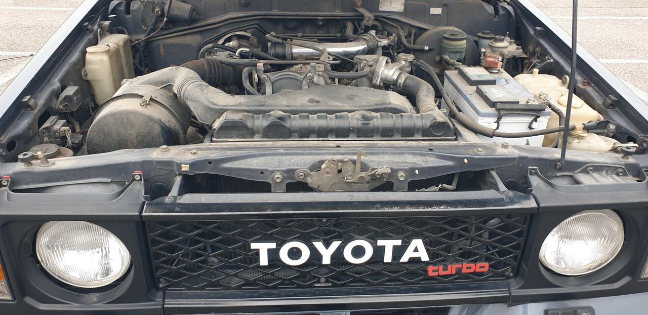 Toyota Land Cruiser 2446 TURBO DIESEL
