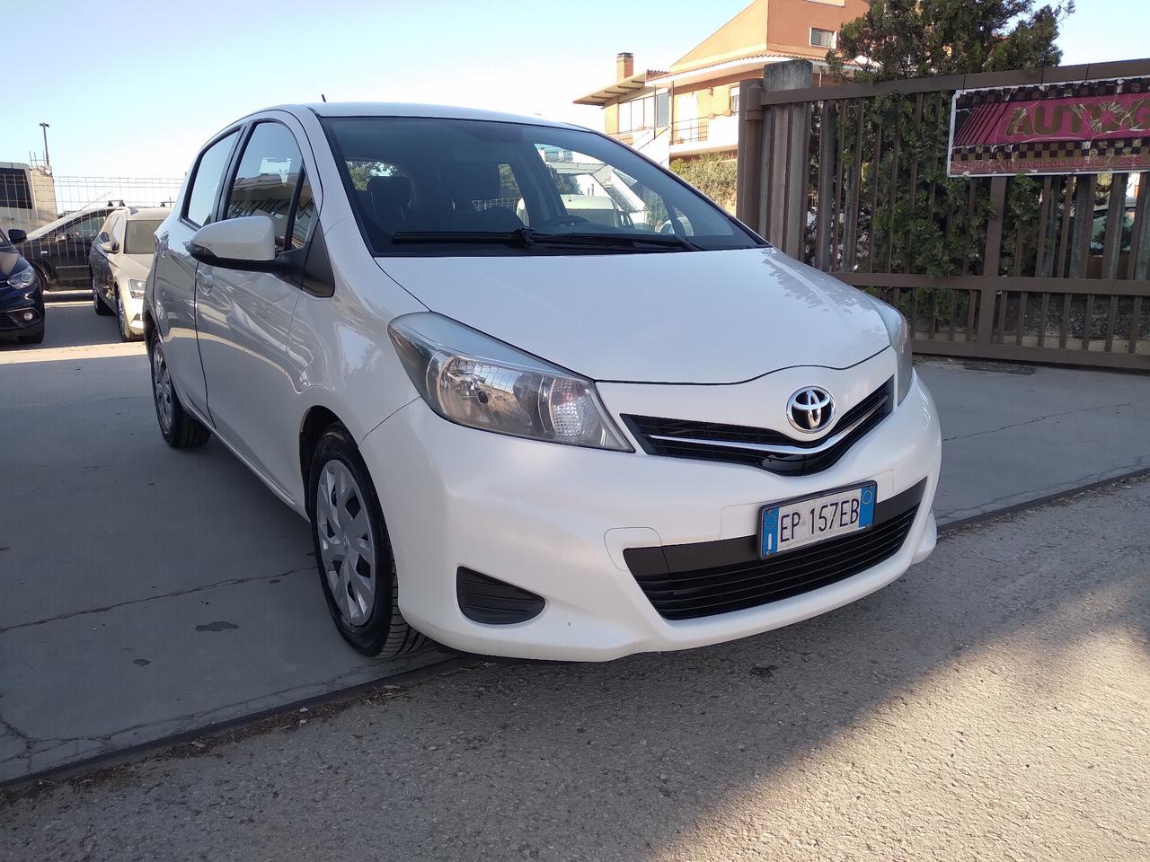 Toyota Yaris 1.4 D-4D 5 porte Lounge