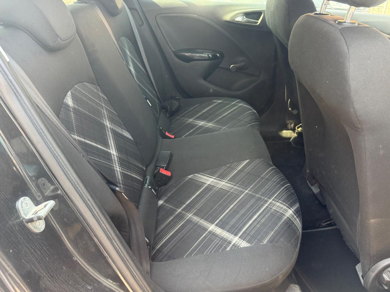 Opel Corsa 1.2 5 porte b-Color