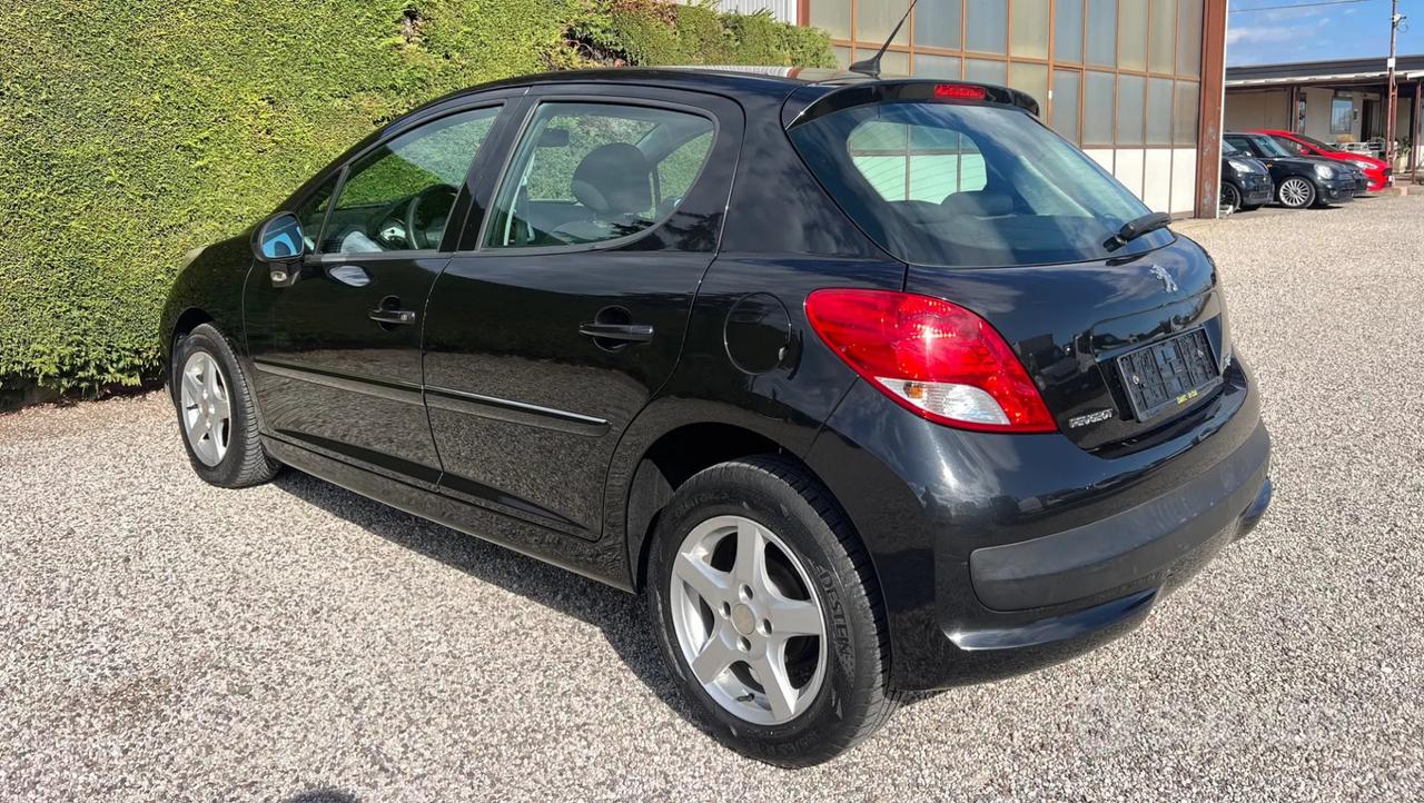 Peugeot 207 5 porte 1.4 8v Energie