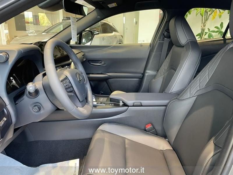 Lexus UX 300h F-Design