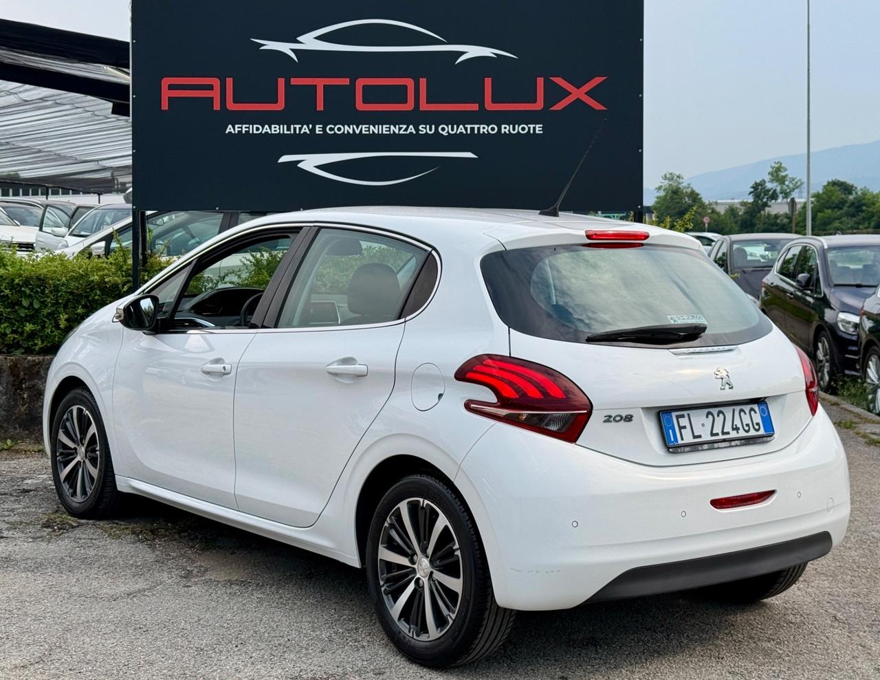 Peugeot 208 BlueHDi 75 5 porte black line 2017