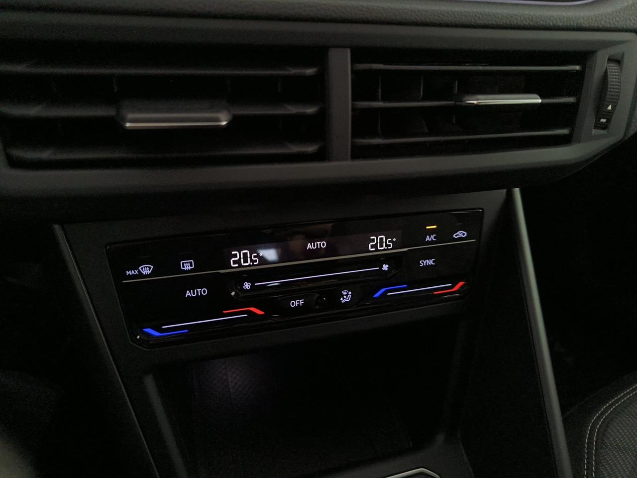 Volkswagen Taigo 1.0 tsi r-line 110cv