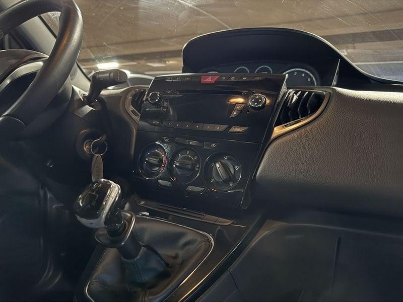 Lancia Ypsilon 1.2 69cv S Momodesign