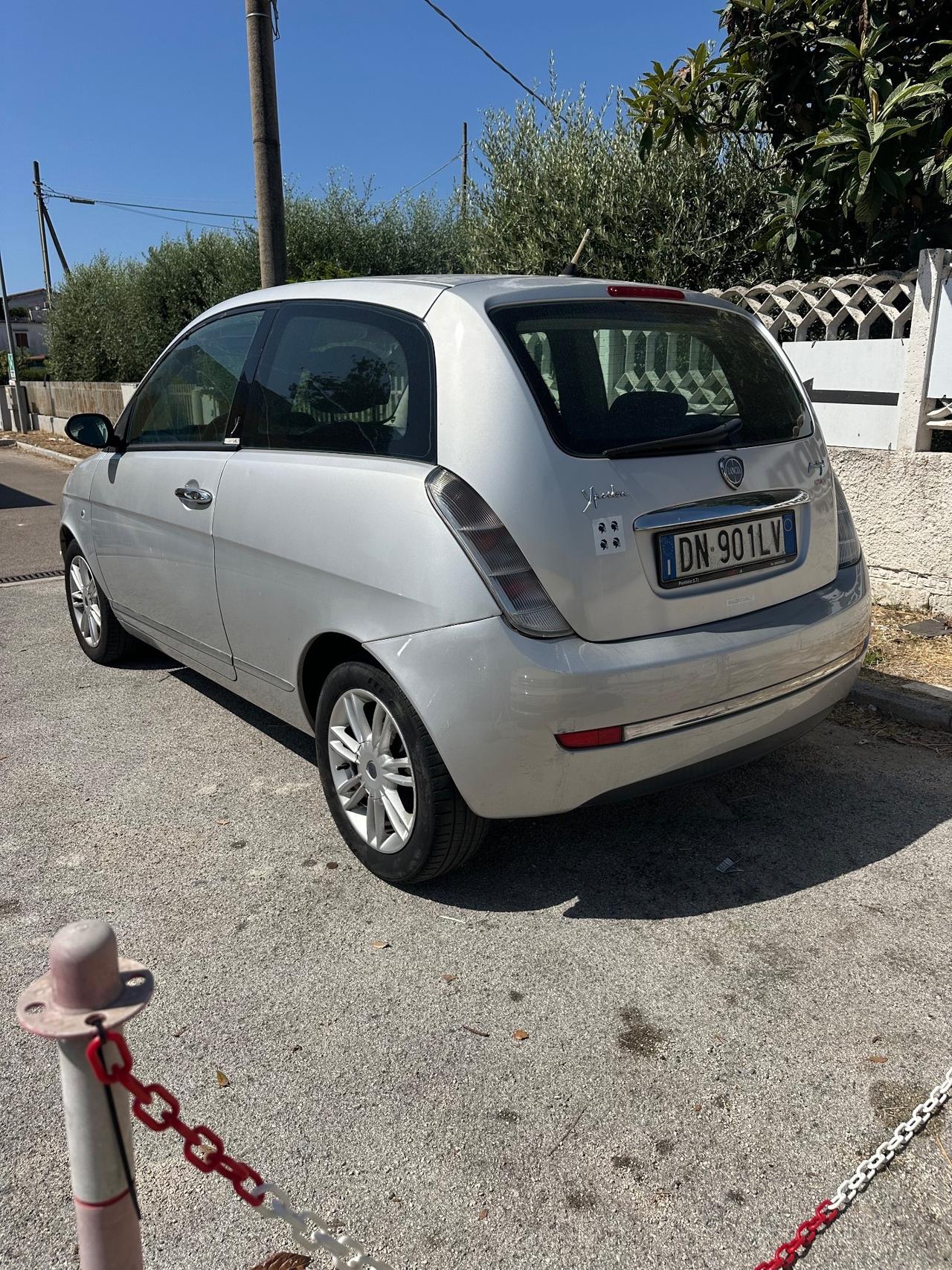 Lancia Ypsilon 1.3 MJT 75 CV Platino NEOPATENTATI PRONTA CONSEGNA