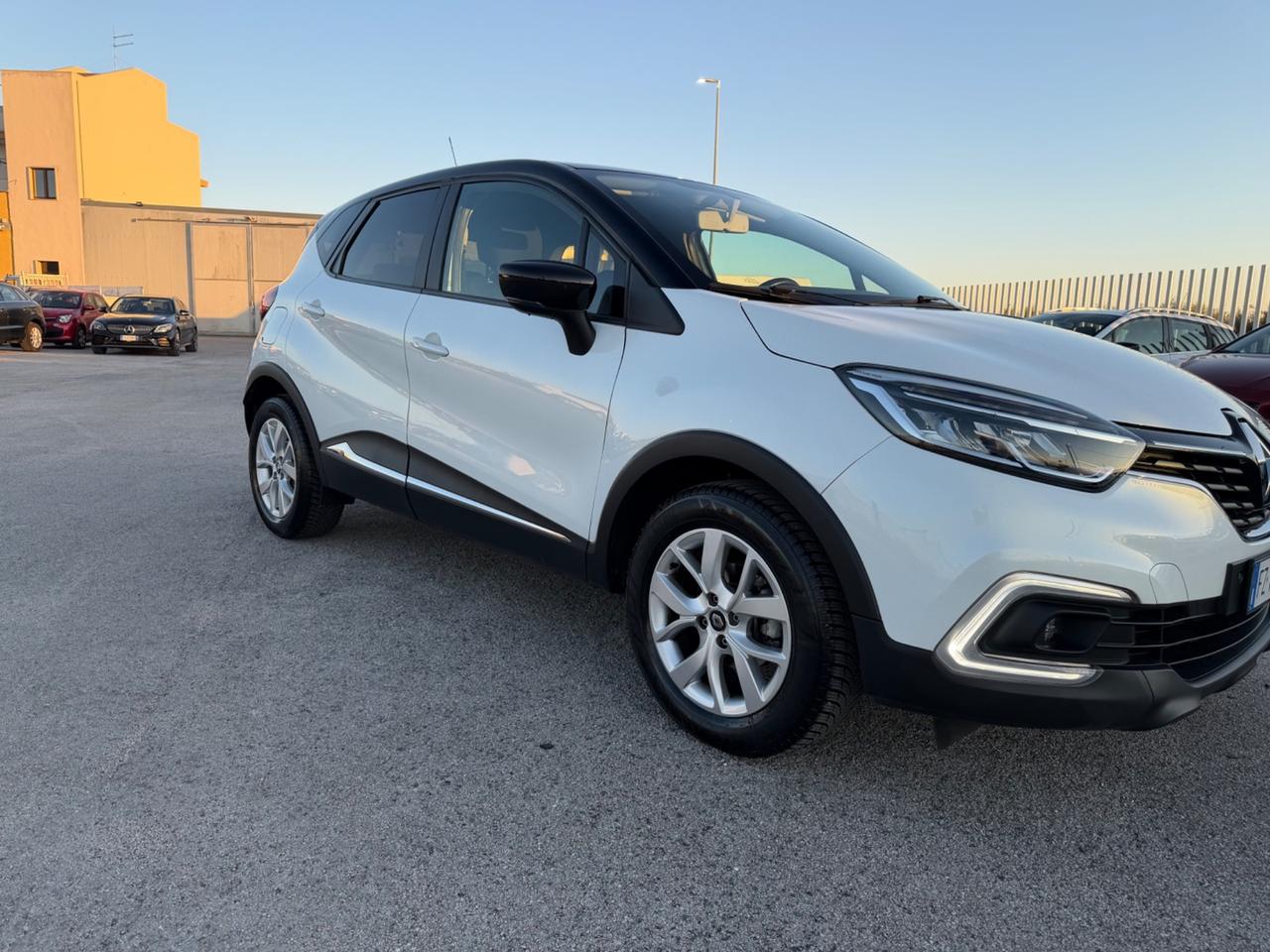 RENAULT CAPTUR TCE 90 CV FULL LED PERLATA MY20