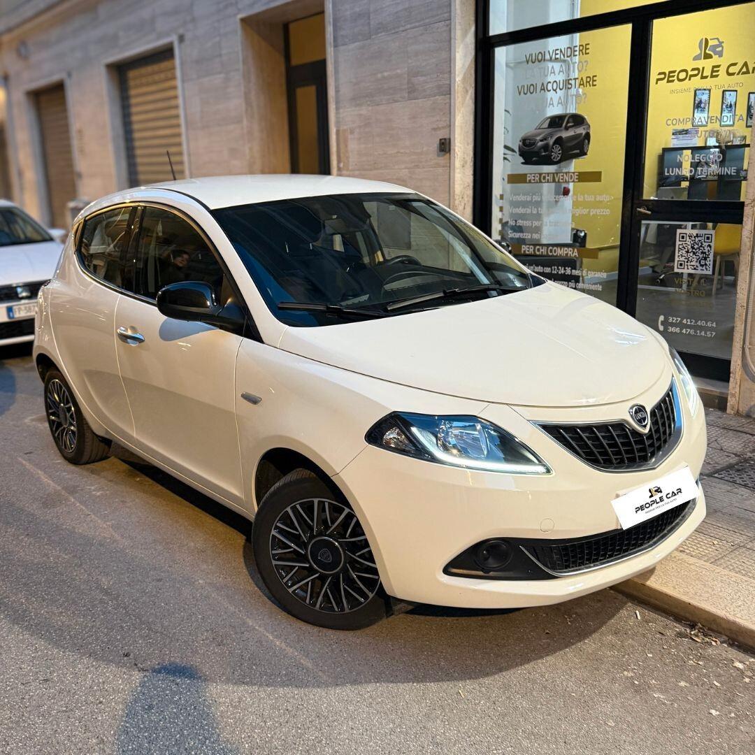 Lancia Ypsilon 1.0 Hybrid 2024