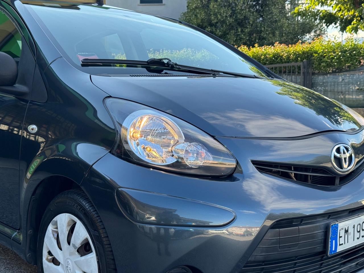 Toyota Aygo 1.0 12V VVT-i 5 porte 68 Cv 86000 km NEOPATENTATI