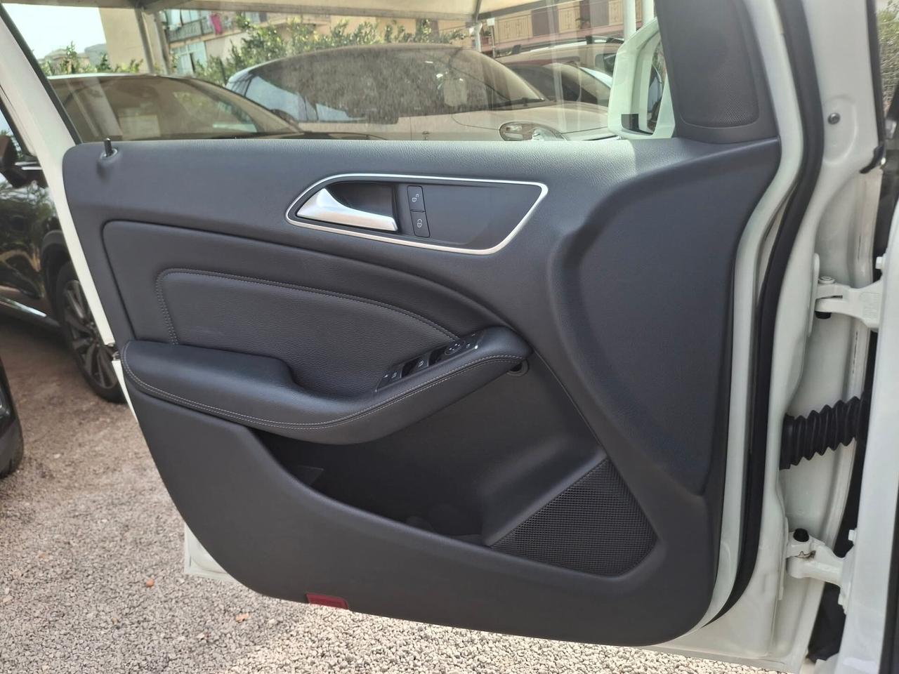 Mercedes-benz B 180 CDI BlueEFFICIENCY Premium
