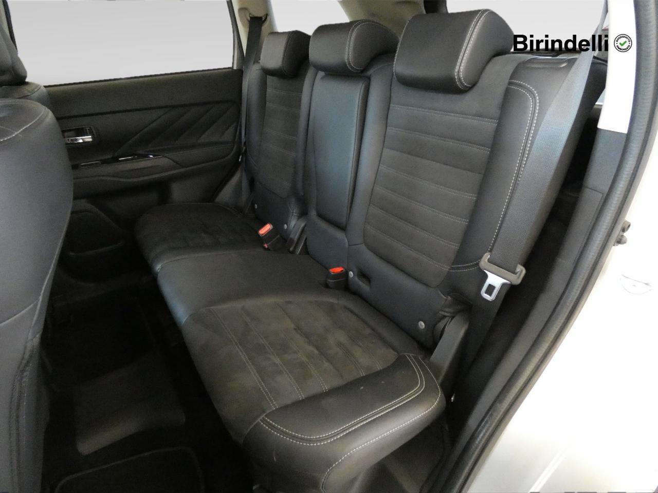 MITSUBISHI Outlander 3ª serie - Outlander 2.4 MIVEC 4WD PHEV Instyle Plus SDA