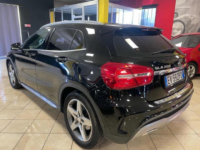 MERCEDES-BENZ GLA 200 CDI Premium*AUTOMATICA/NAVI/LED*