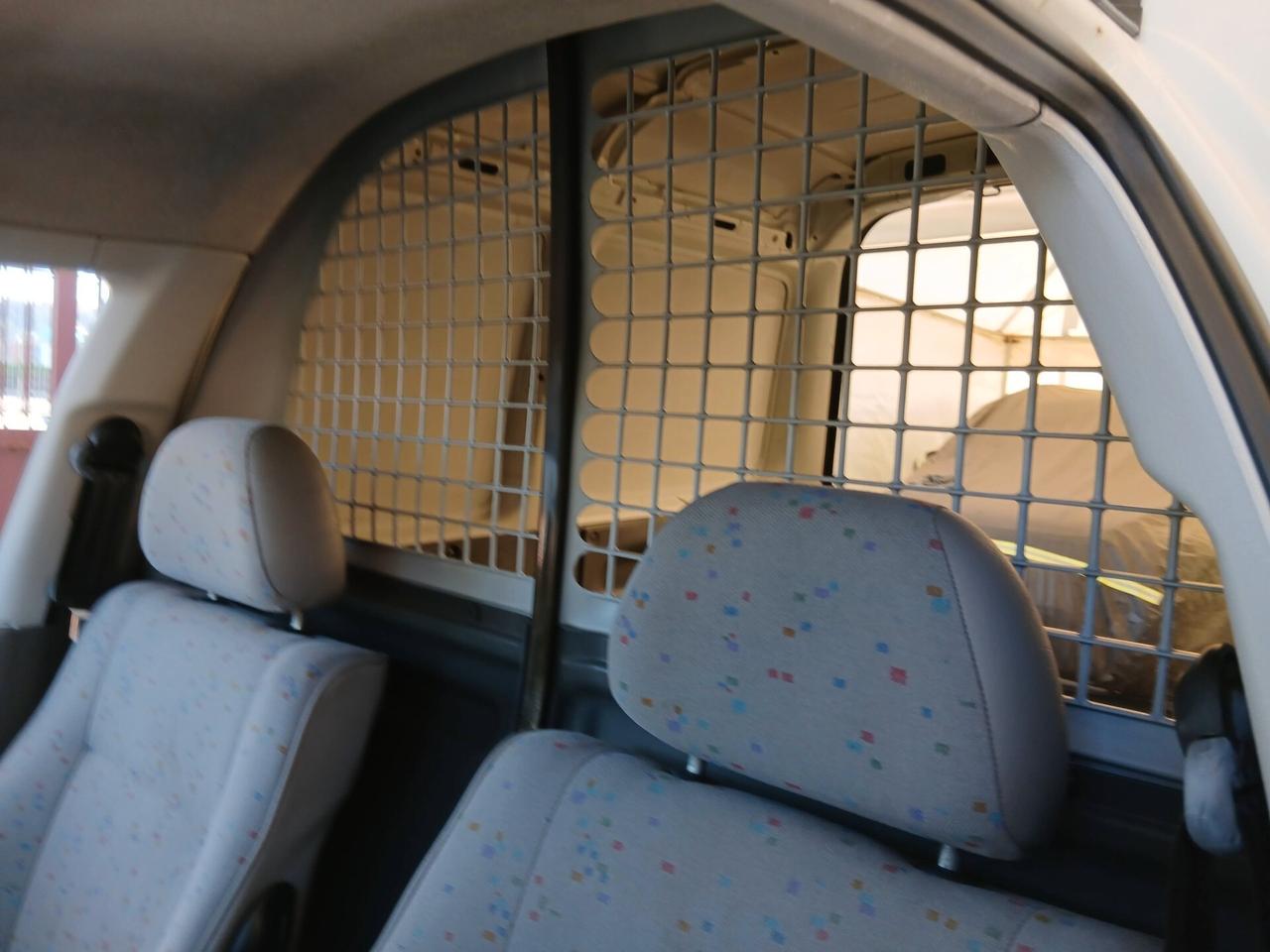 Volkswagen Caddy 1.9 SDI Van Vetrato 01