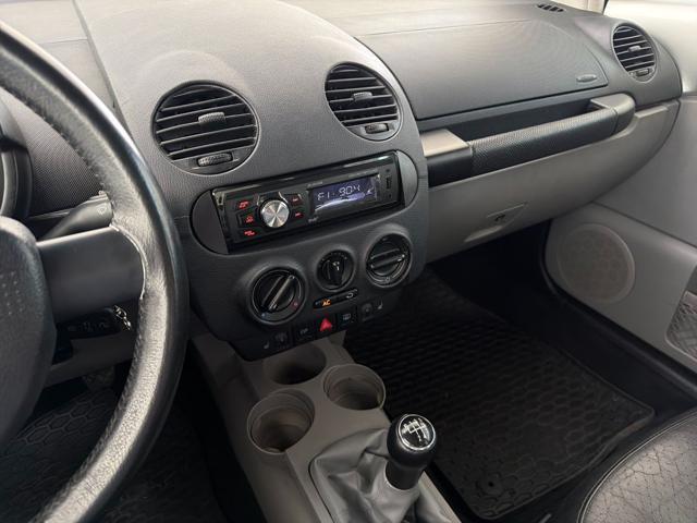 VOLKSWAGEN New Beetle 2.0