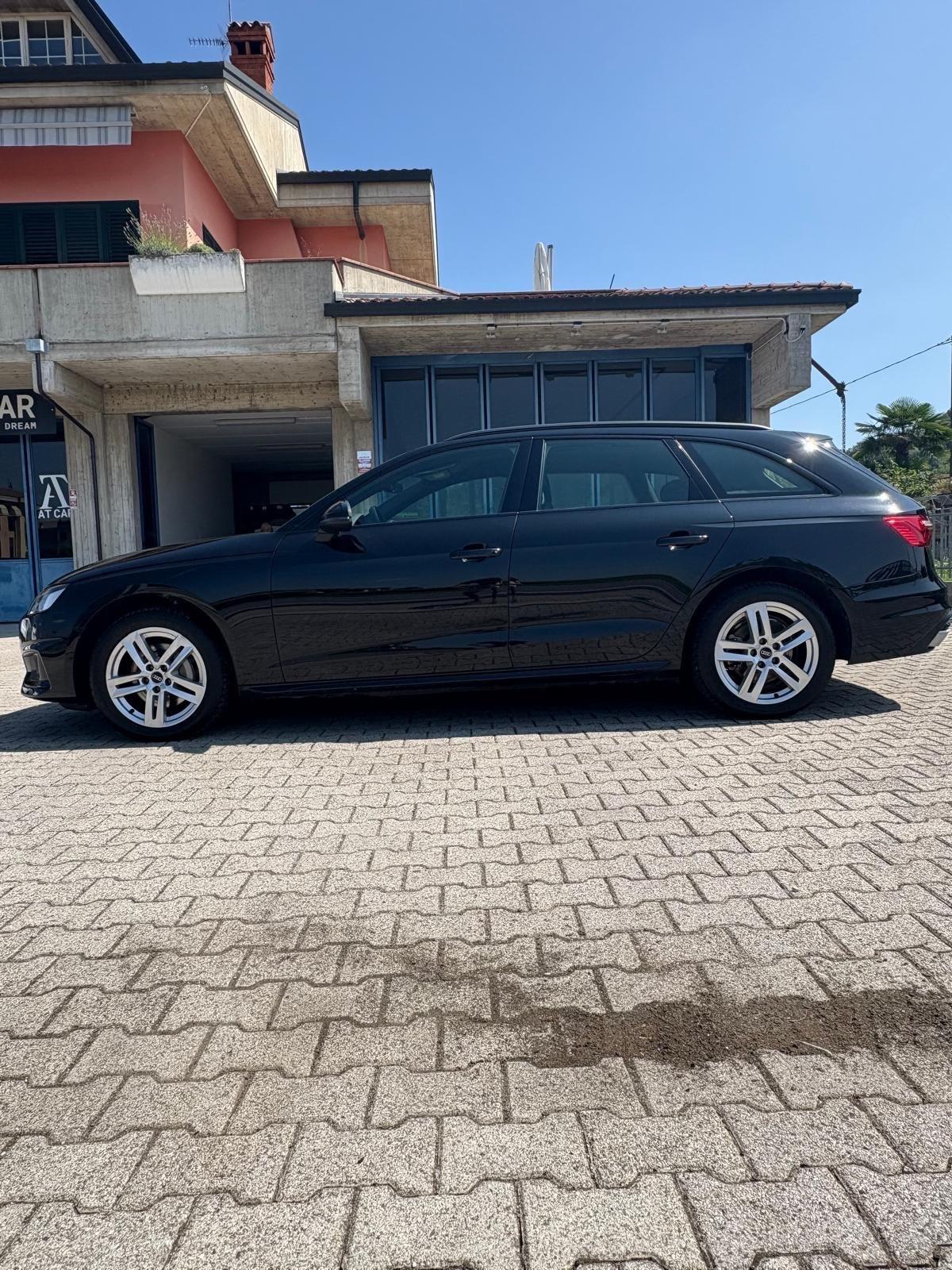 Audi A4 Avant 40 TDI quattro S tronic Business Advanced