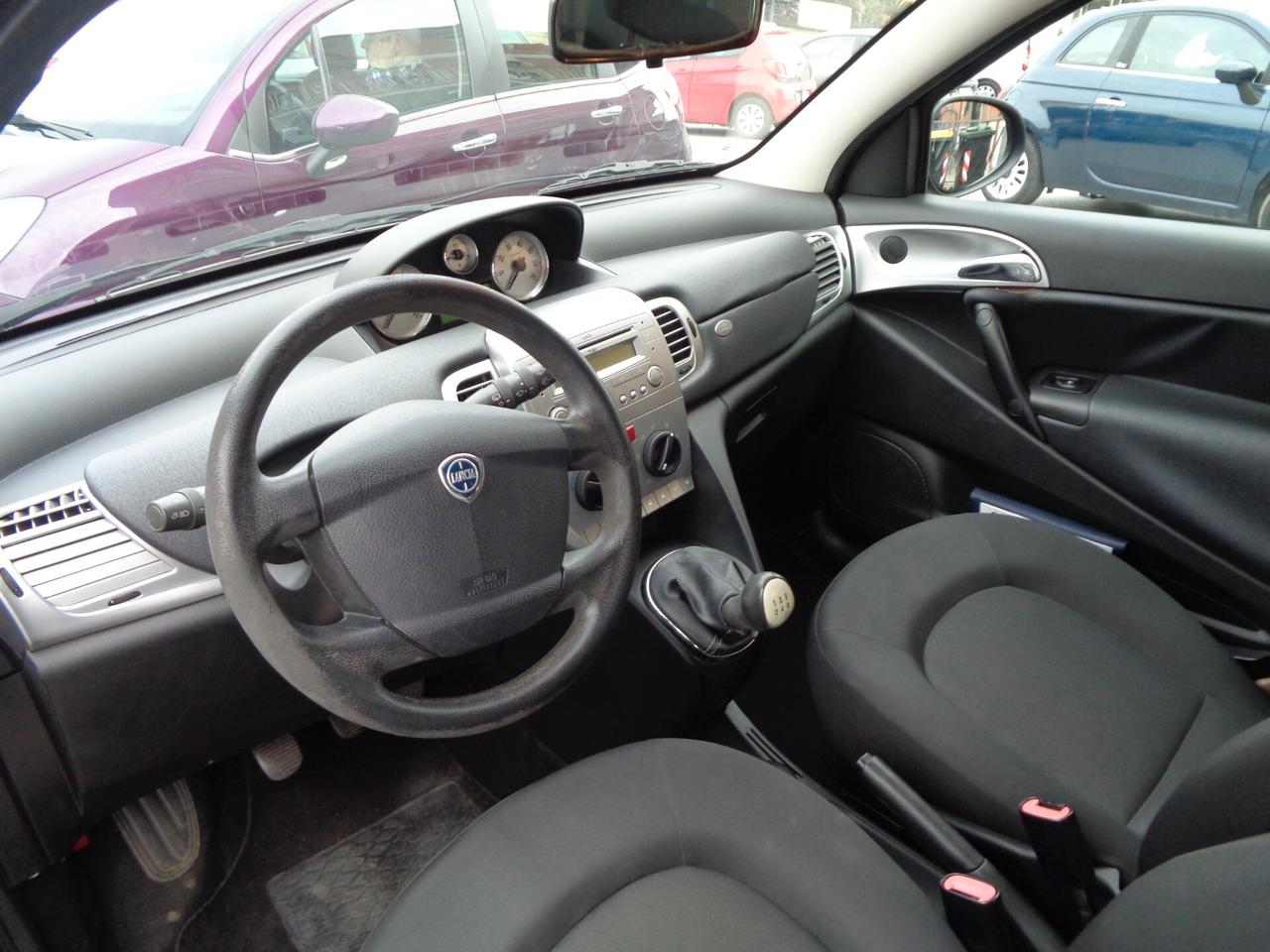 Lancia Ypsilon 1.3 MJT 75 CV Diva