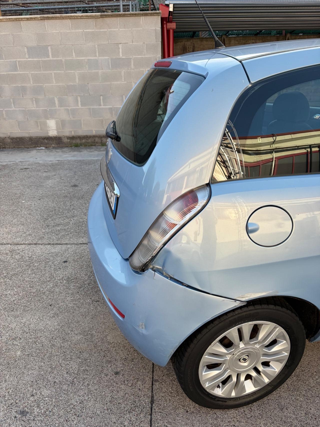 Lancia Ypsilon 1.2 16V Oro