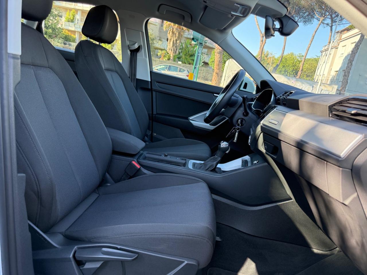 Audi Q3 45 TFSI e S tronic Business