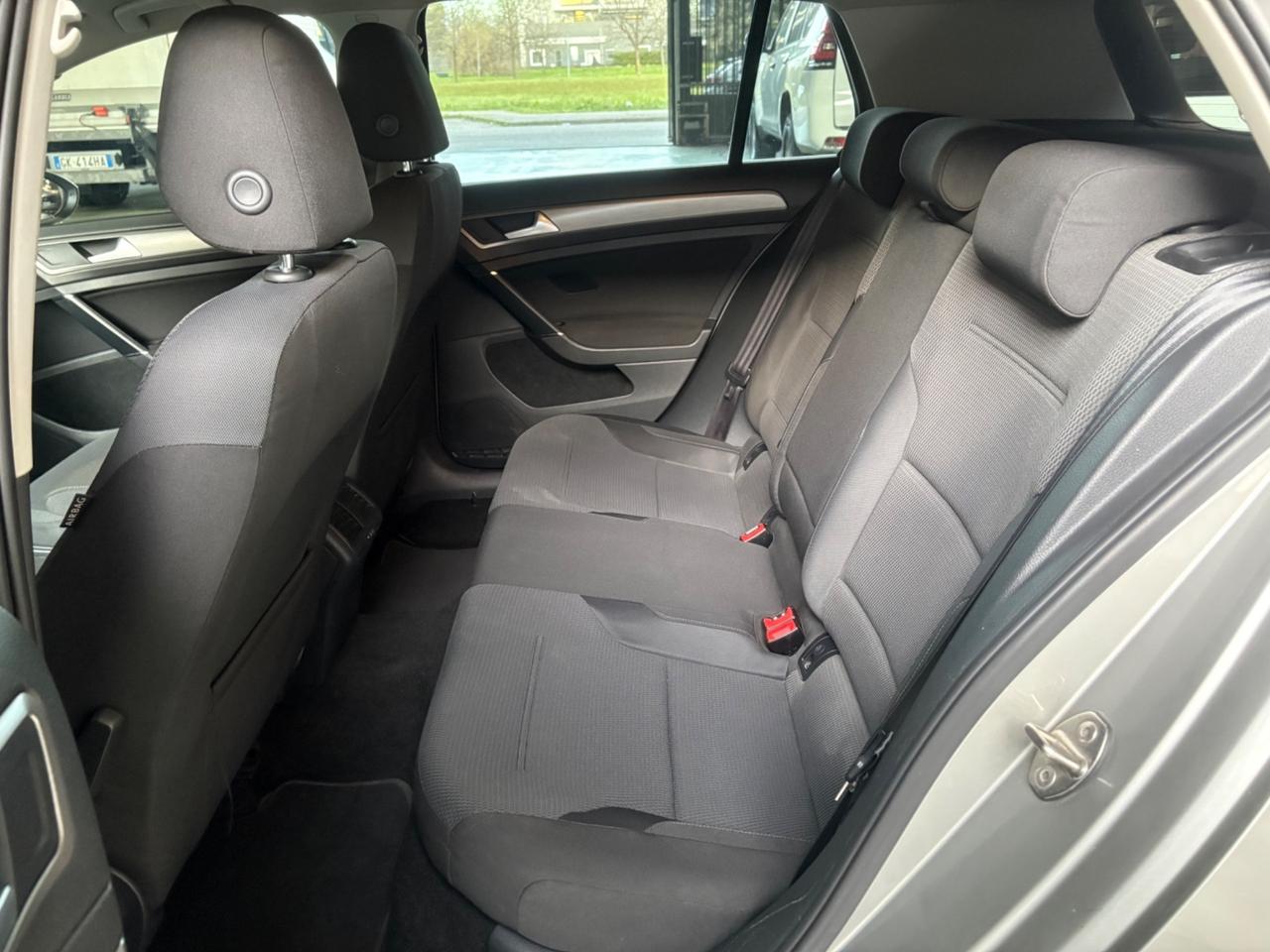 Volkswagen Golf Business 1.6 TDI DSG 5p. Highline BlueMotion Technology