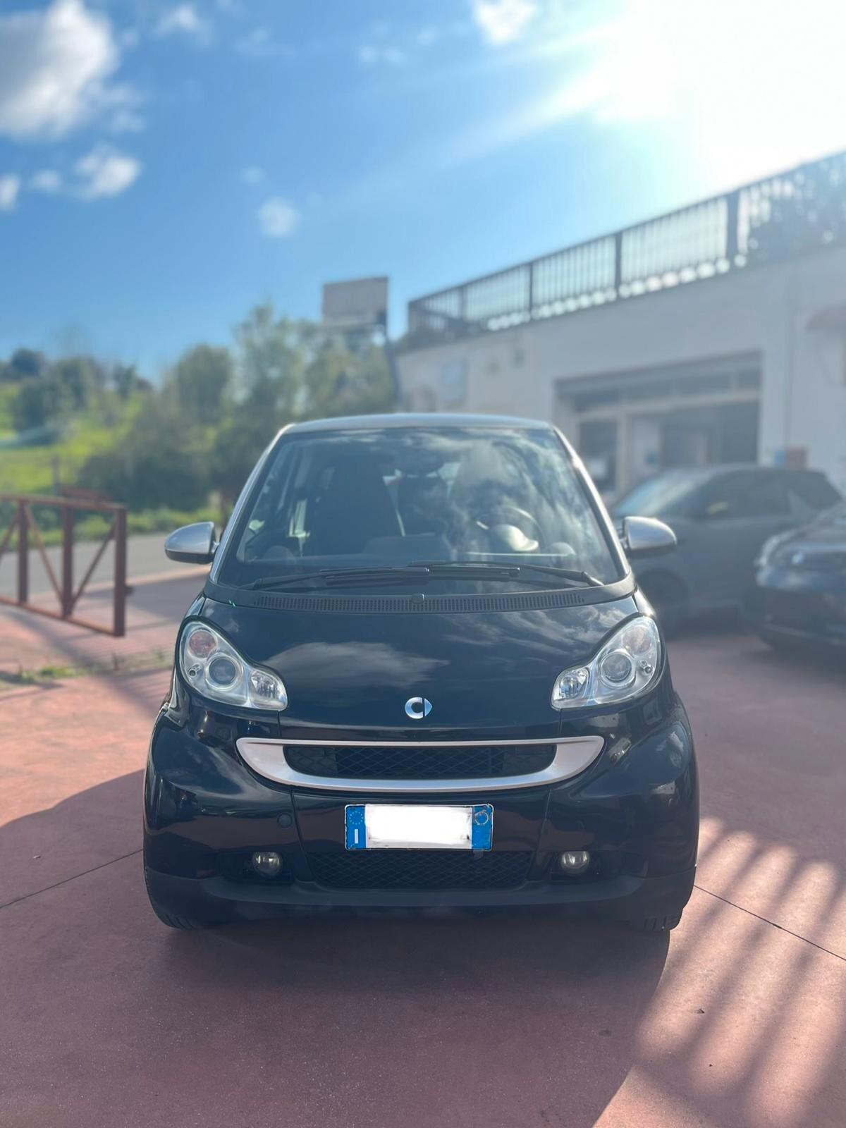 Smart ForTwo 52 kW MHD coupé White Tailor Made