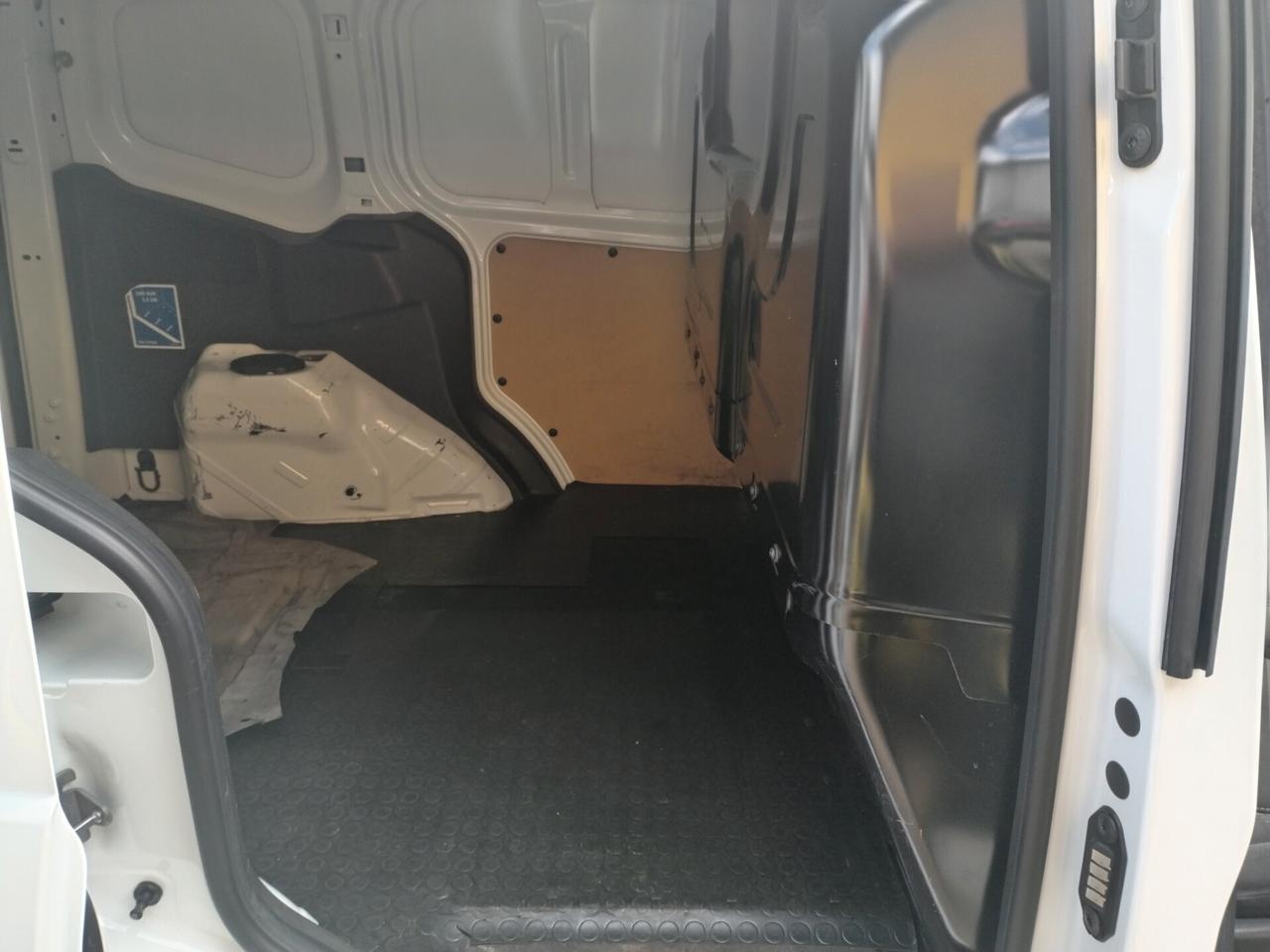 Ford Transit Courier 1.5 TDCI Incidentata/Sinistrata