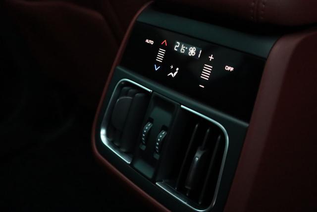 MASERATI Grecale MHEV 330 CV AWD Modena