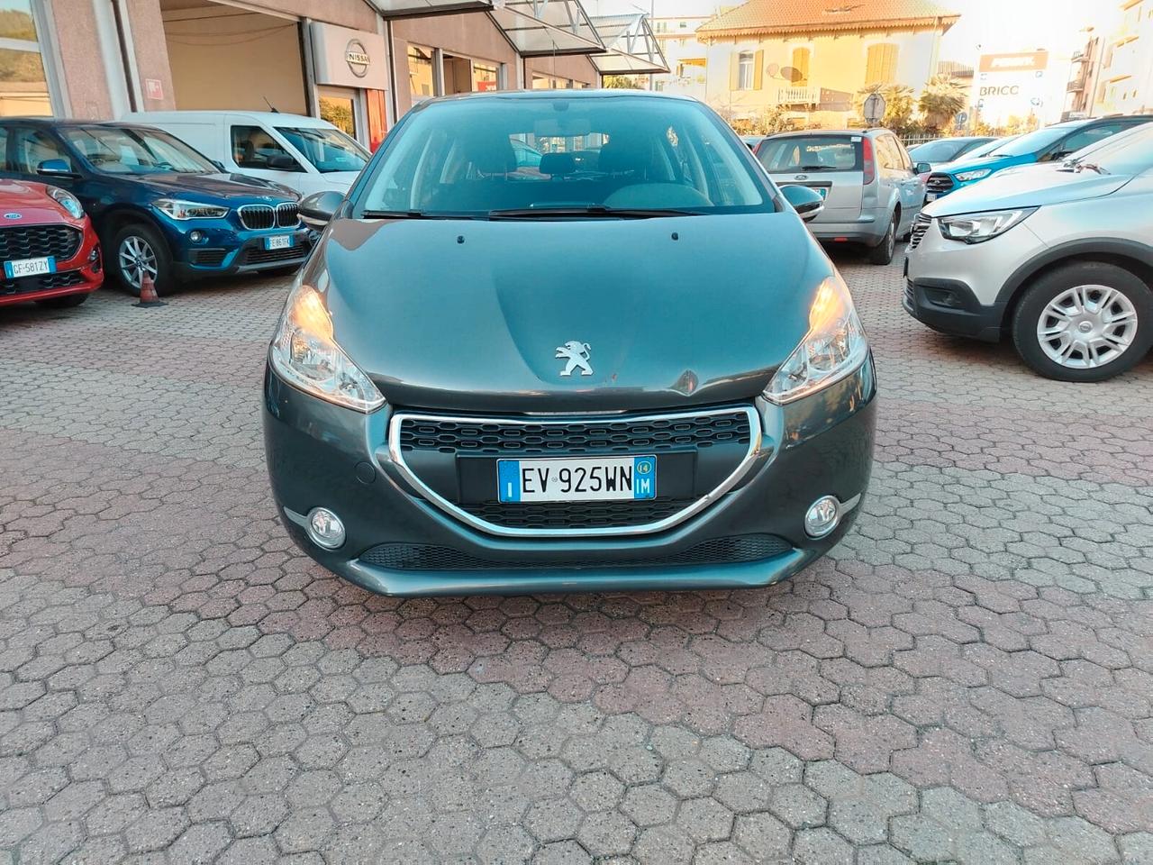 Peugeot 208 1.4 HDi 68 CV 5 porte Allure - ADATTA A NEOPATENTATI