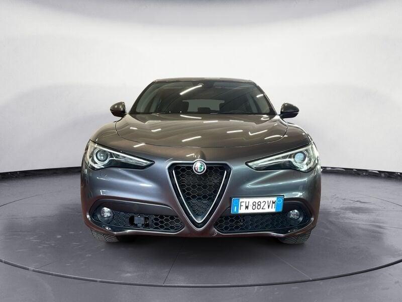 Alfa Romeo Stelvio 2.2 Turbo Diesel 190CV AT8 Q4 Business