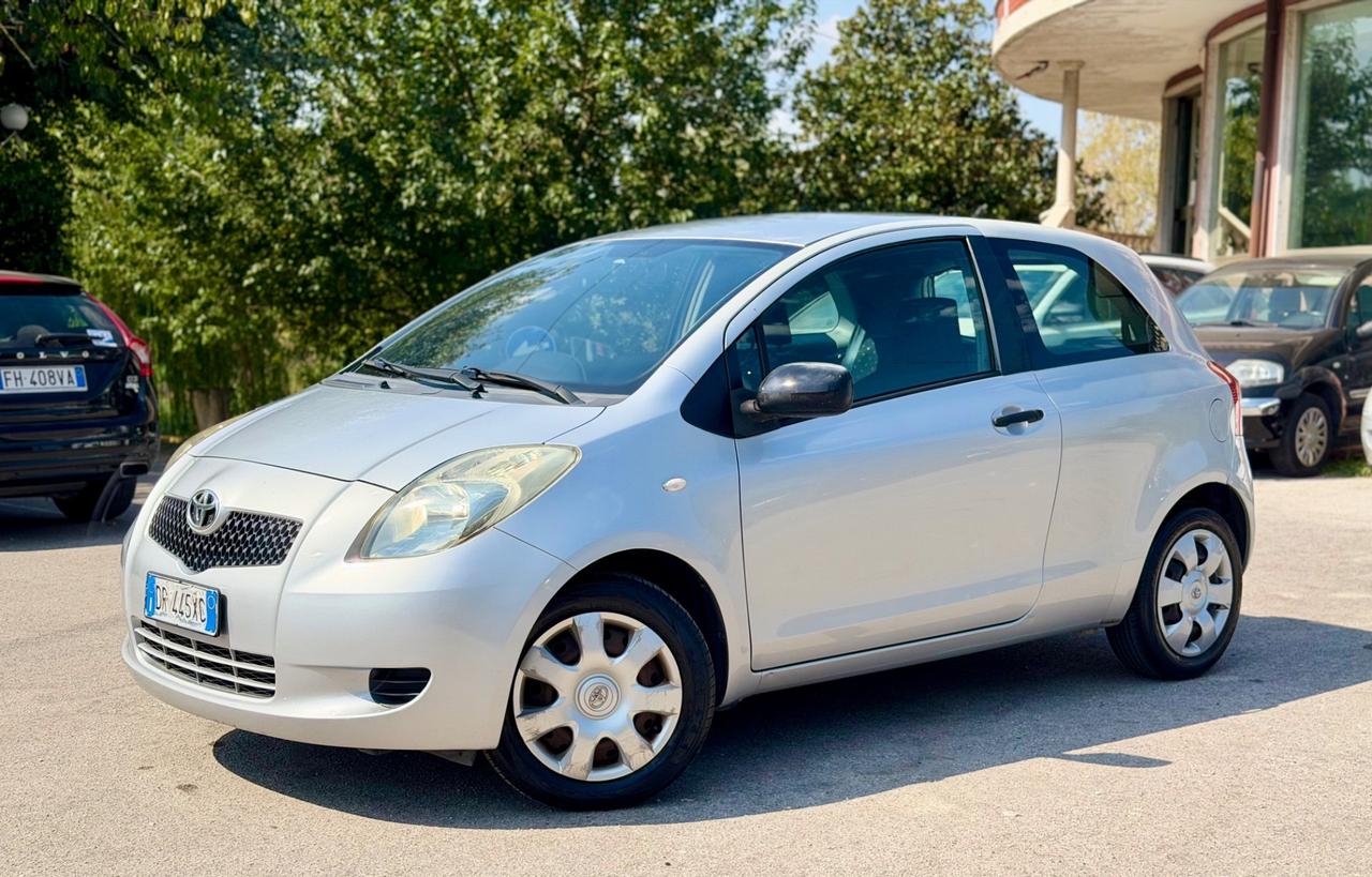 Toyota Yaris 2008 1.0 benzina ok neopatentati garanzia 12 mesi ‘ ok neopatentati