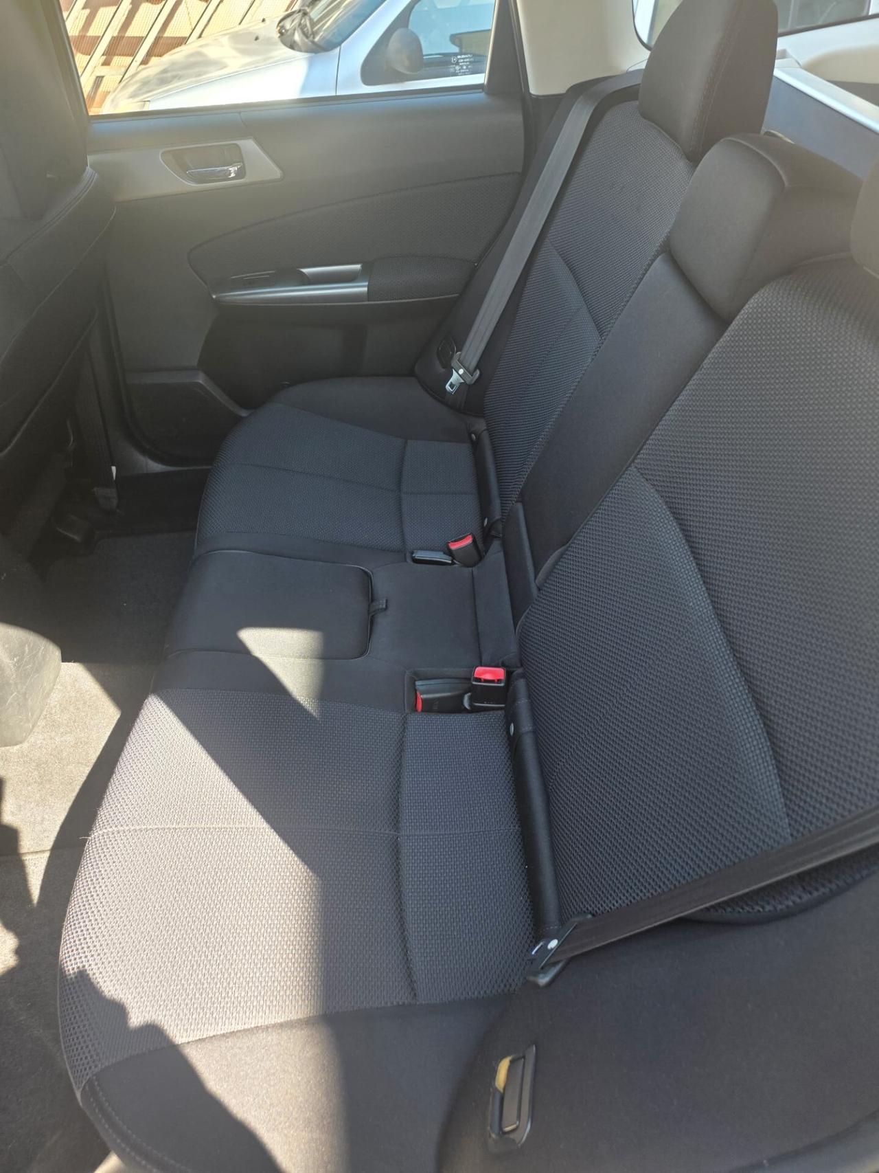 Subaru Forester 2.0D-L Exclusive