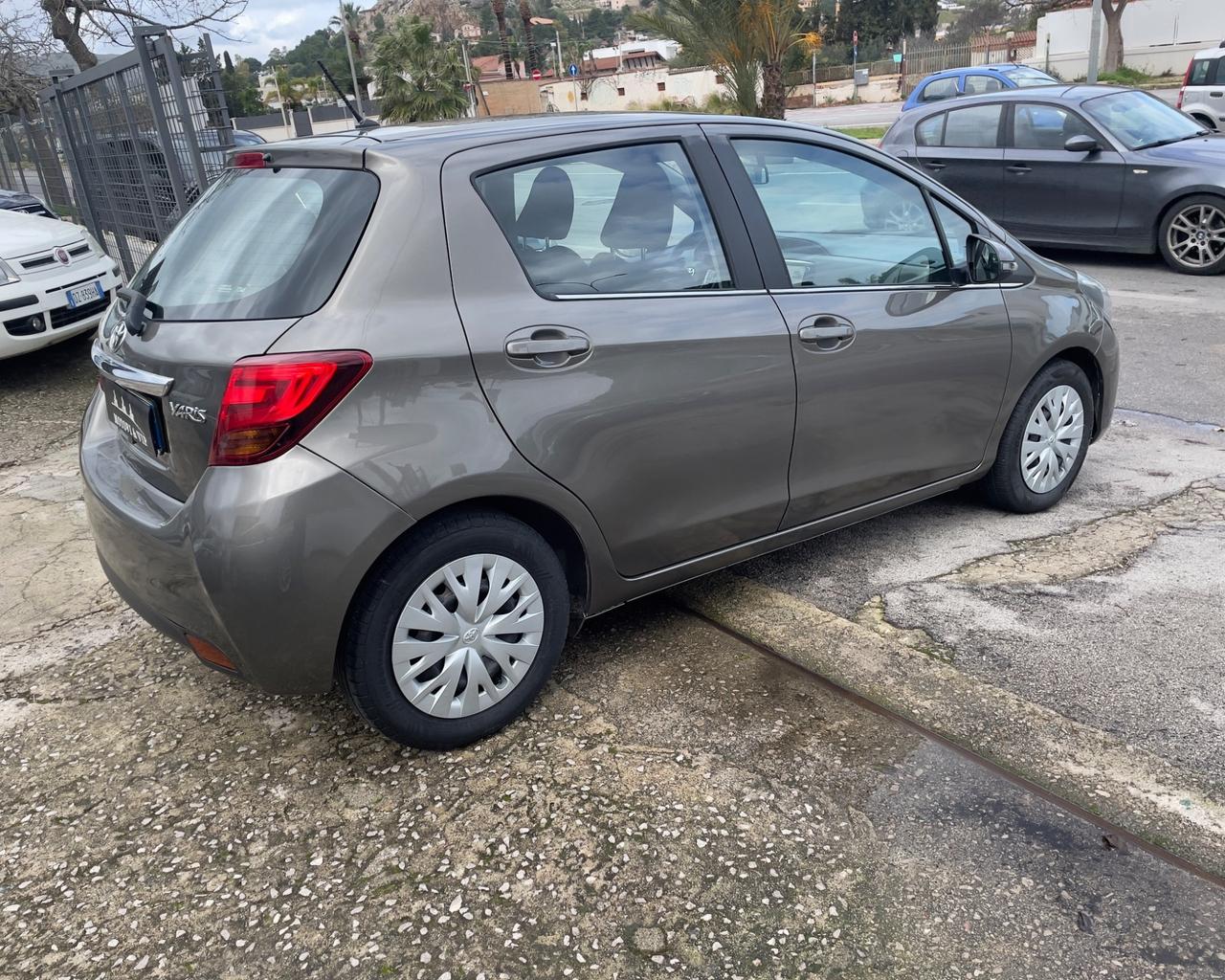 Toyota Yaris 1.0 5 porte Lounge