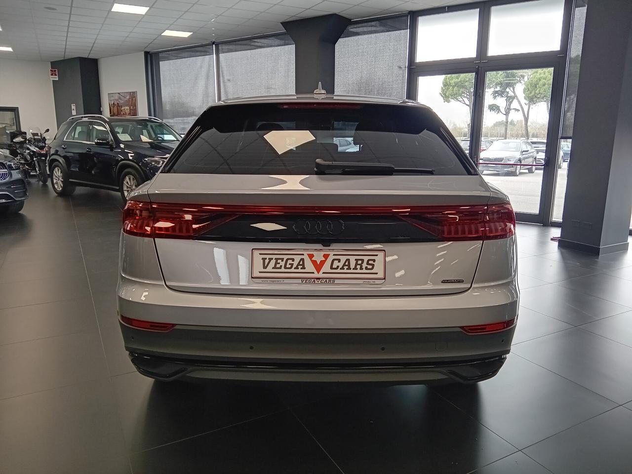 Audi Q8 RS TFSI V8 MHEV quattro tiptronic