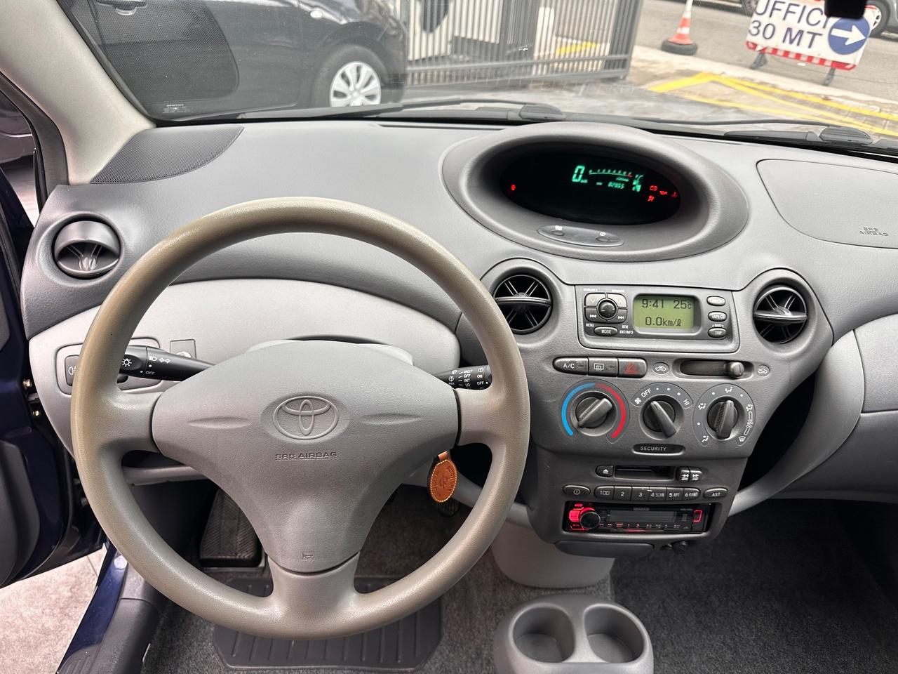 Toyota Yaris 1.0i 16V cat 5 porte Sol