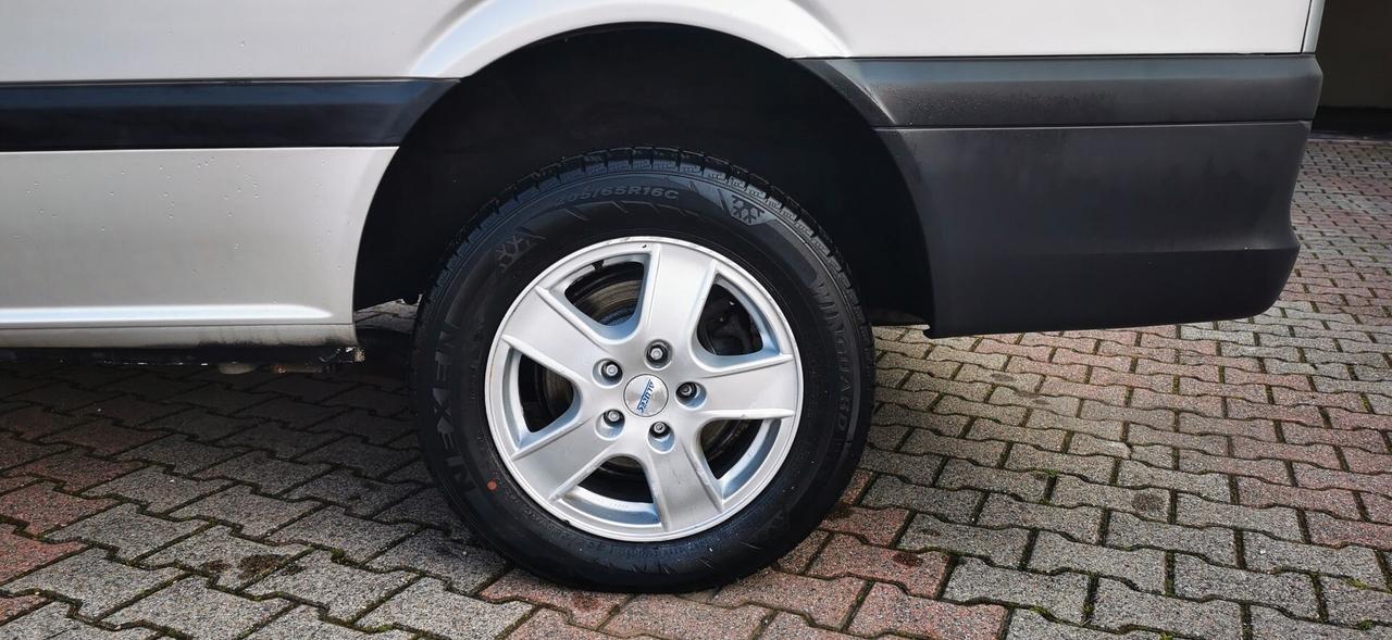 Mercedes-benz Viano 2.2 CDI 4Matic Trend L - Gancio Traino - omologato 9 posti ma sono 5 sedili Cambio Automatico