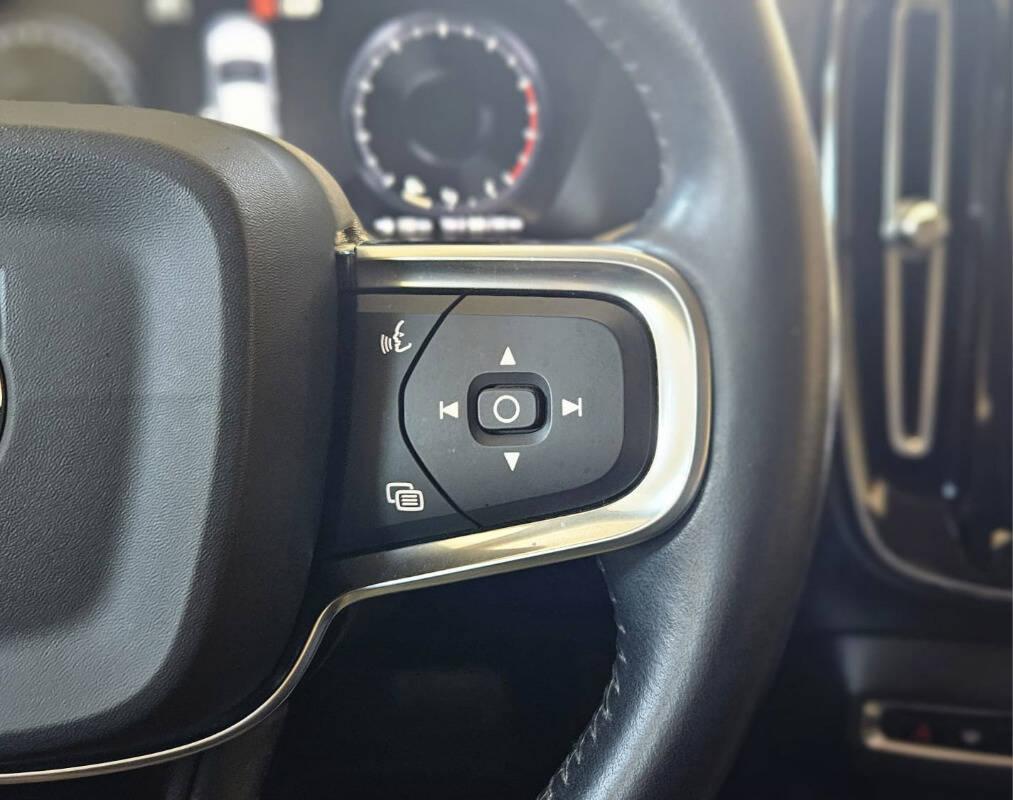 Volvo XC40 2.0 t4 Momentum awd geartronic my20