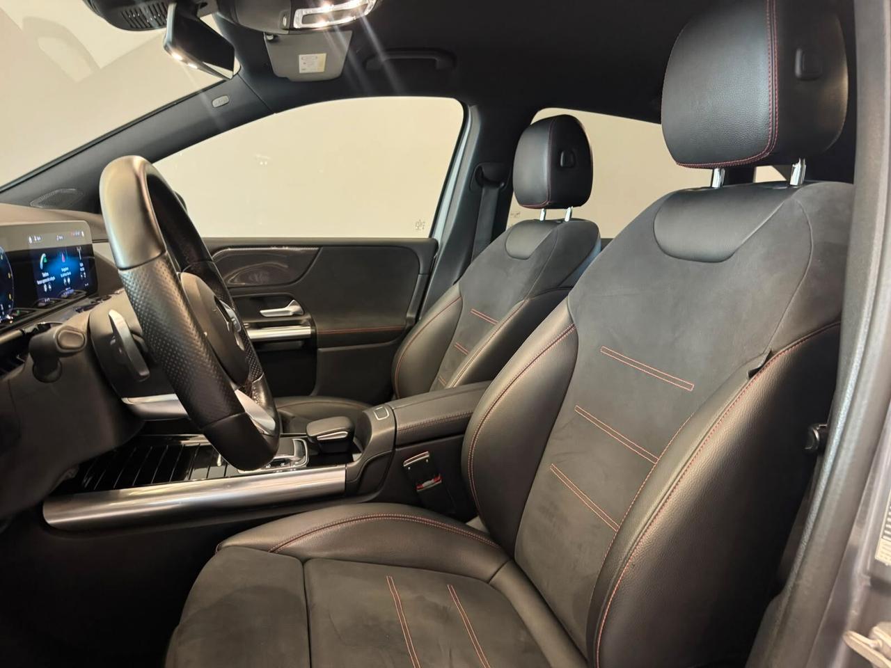 MERCEDES-BENZ CLASSE B 180D PREMIUM AMG LINE AUTOMATICA FULL