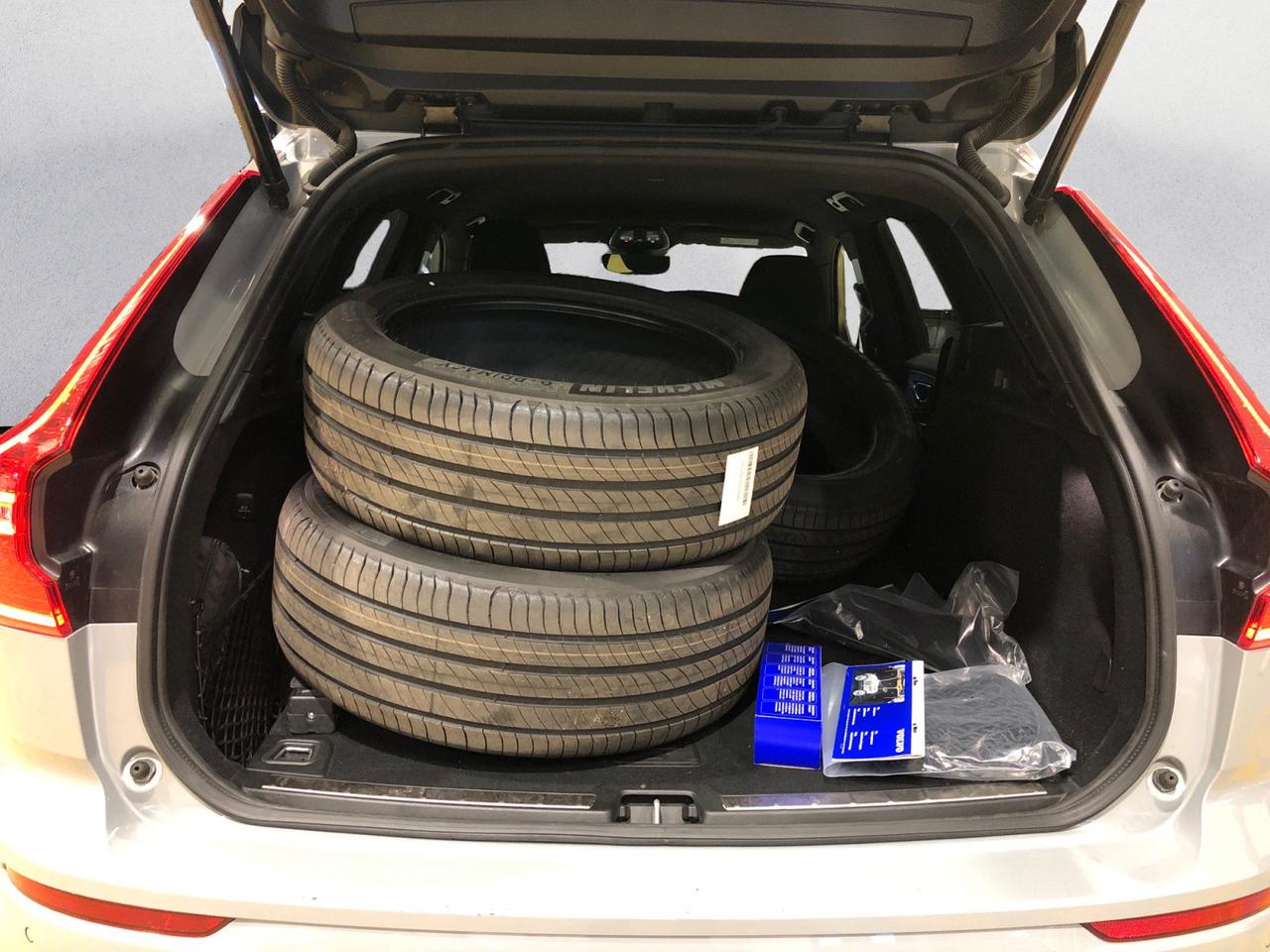 VOLVO XC60 2.0 b5 Plus Dark awd auto