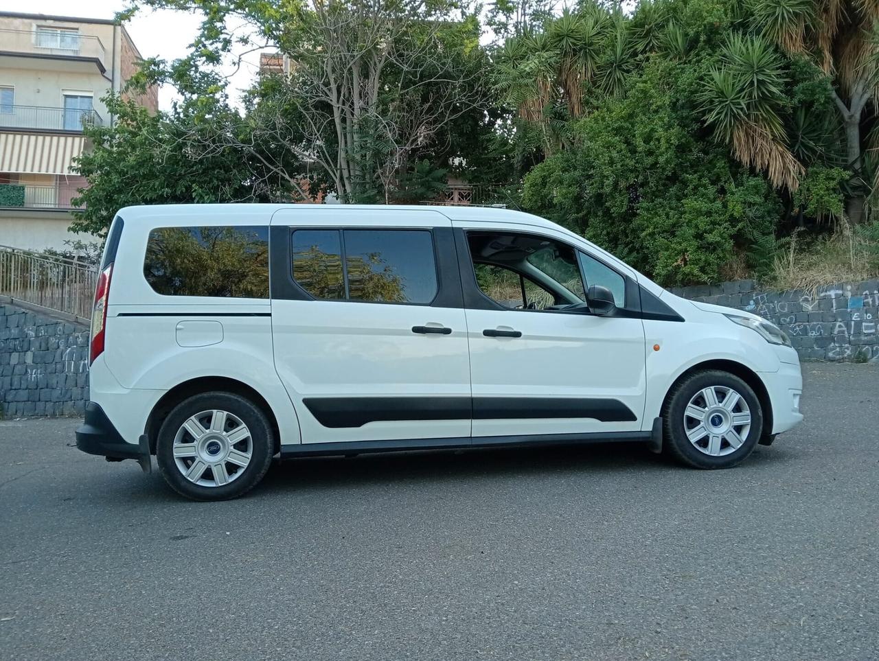 Ford Transit Connect Pianale ribassato con rampa disabili carrozzina
