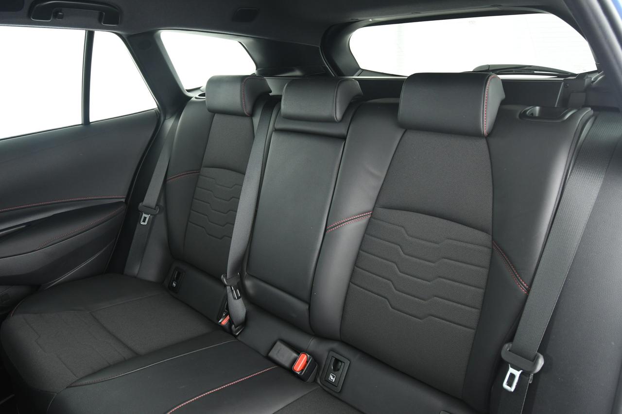 TOYOTA Corolla Touring Sports 2.0h Lounge cvt CAMERA+ALCANTARA+ACC