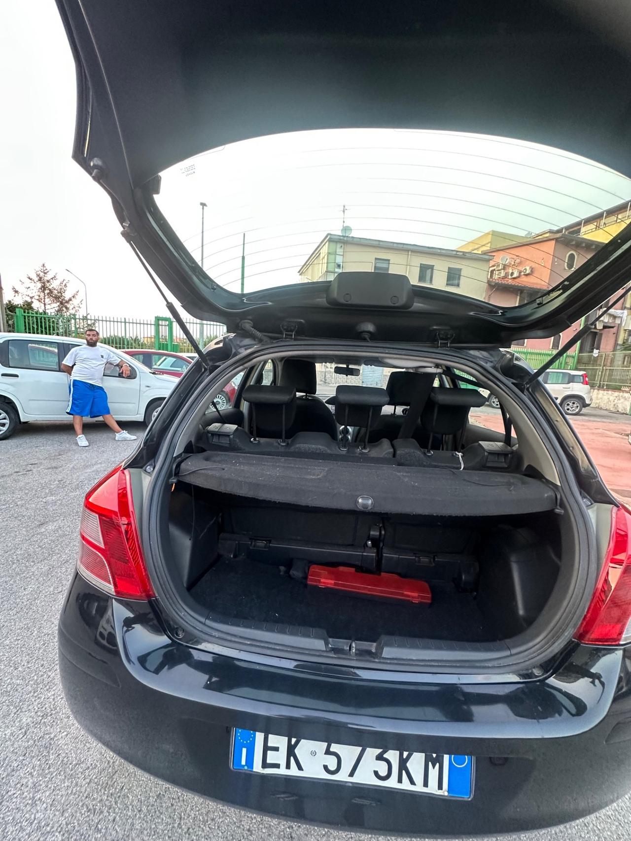 Toyota Yaris 1.0 5 porte Now