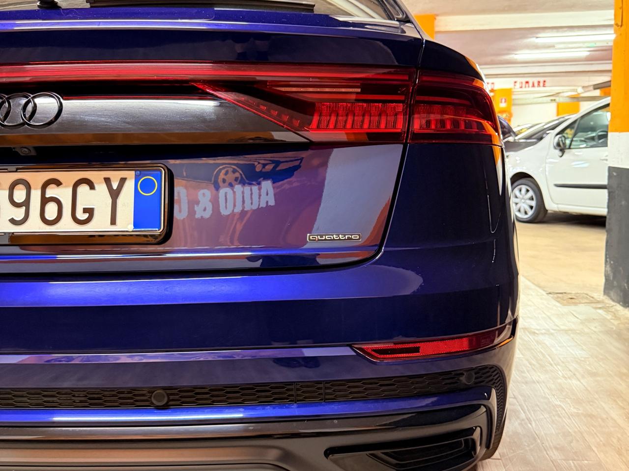 PAZZESCA AUDI Q8 S-LINE MILD-HYBRID CON SOLI 17.621 KM