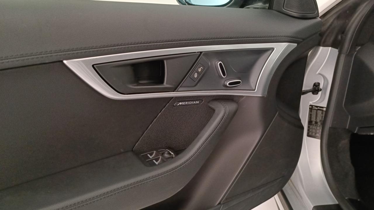 JAGUAR F-Type Coupe 2.0 i4 R-Dynamic rwd 300cv auto my19.5