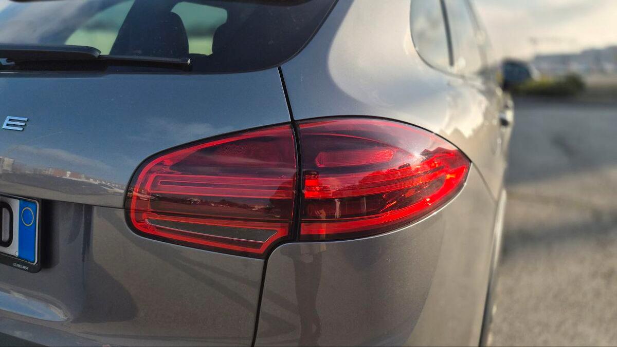 Porsche Cayenne 3.0 Platinum Edition tiptronic