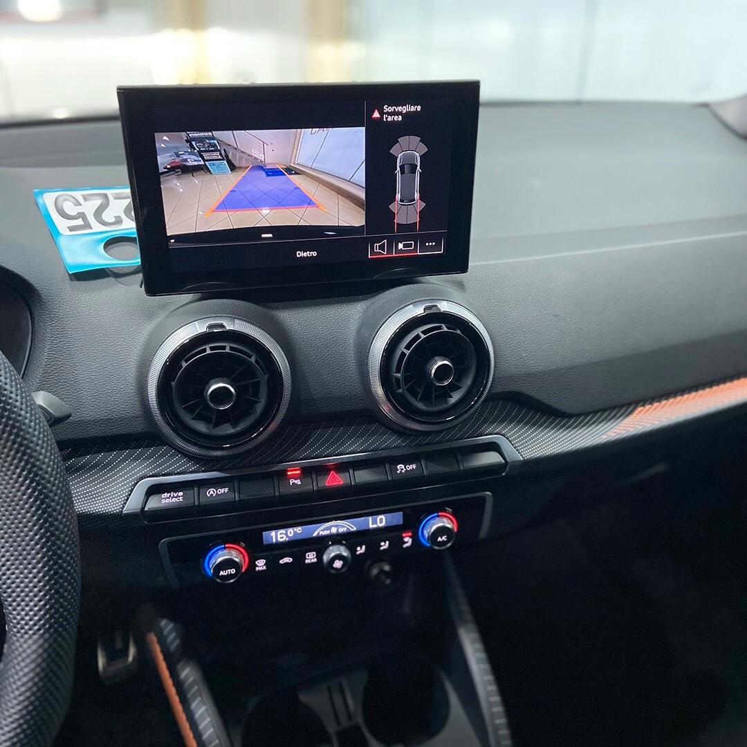 Audi Q2 35 TDI S tronic Identity Black