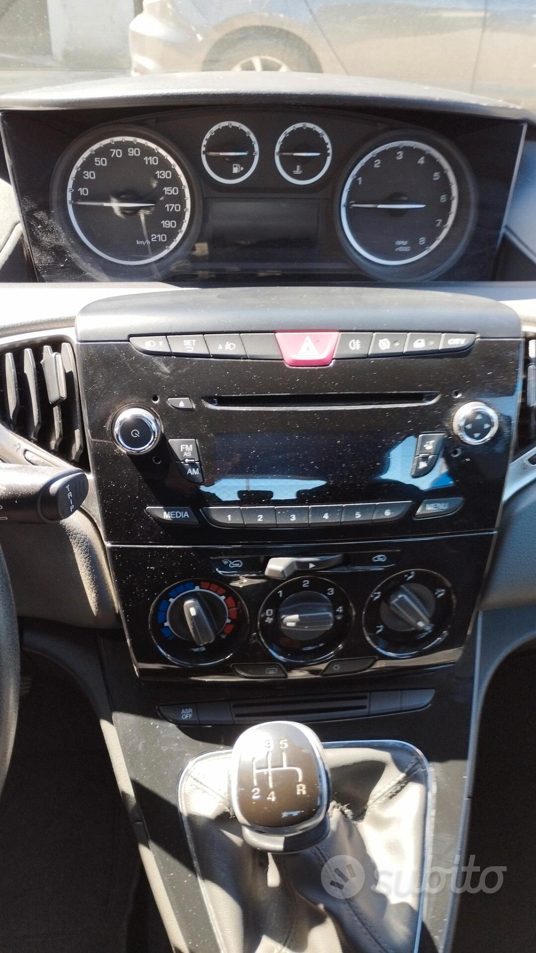 Lancia Ypsilon 1.2 69 CV 5 porte S&S Platinum