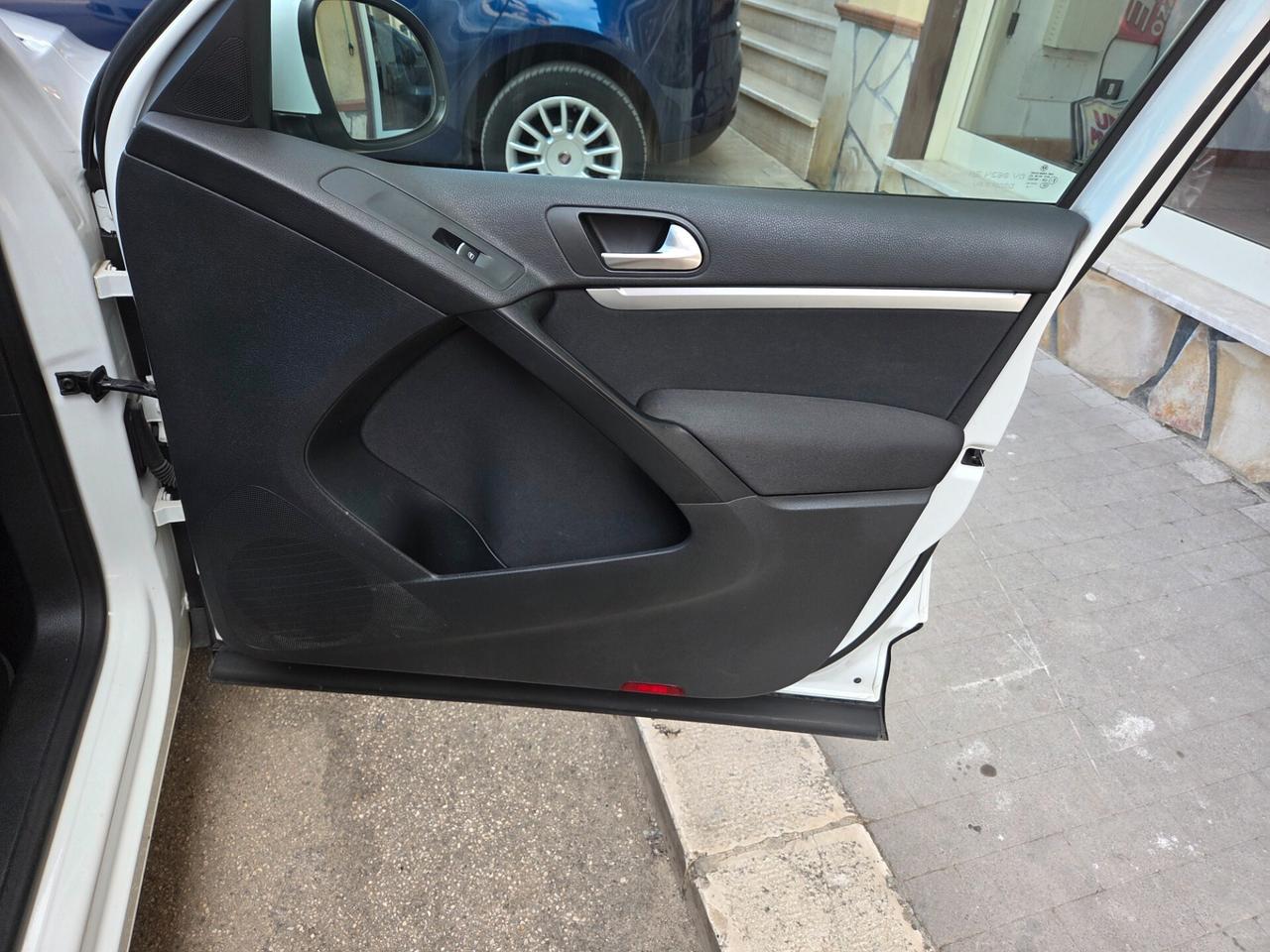 VW TIGUAN ANNO 2016 2.0 TDI 150 CV NAVI PARK ASSIST